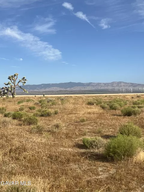 135 W Th W W Ave A St, Rosamond, CA 93560