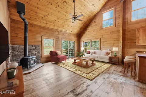 1516 Banff Dr, Pine Mountain Club, CA 93222