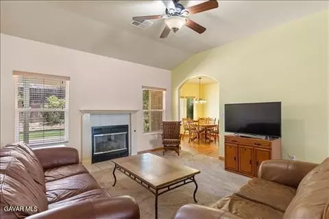 1300 Scarlet Oak Dr, Tehachapi, CA 93561 photo 11