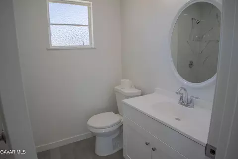 Bath - 31300 233rd St, Llano, CA 93544 photo 6 of 11