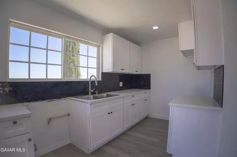 Kitchen - 31300 233rd St, Llano, CA 93544 photo 1 of 1
