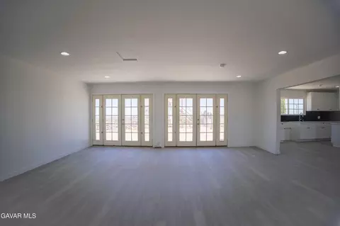Living - 31300 233rd St, Llano, CA 93544 photo 8 of 8