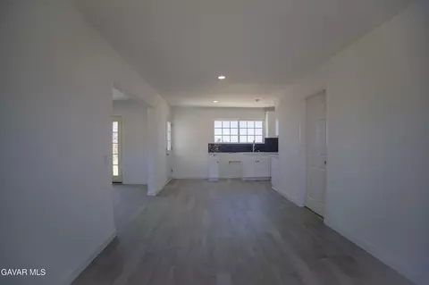 Living - 31300 233rd St, Llano, CA 93544 photo 3 of 8