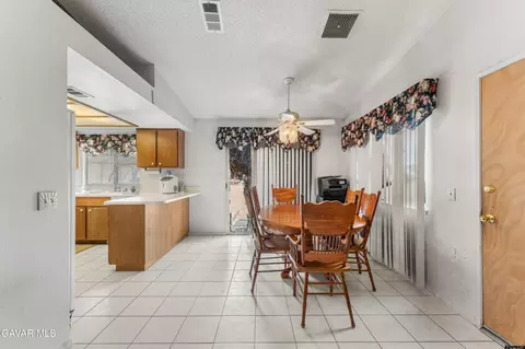 Dining - 40105 Ronar St, Lake Los Angeles, CA 93591 photo 1 of 3