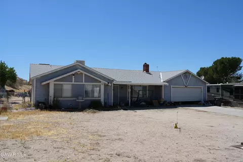 40105 Ronar St, Lake Los Angeles, CA 93591