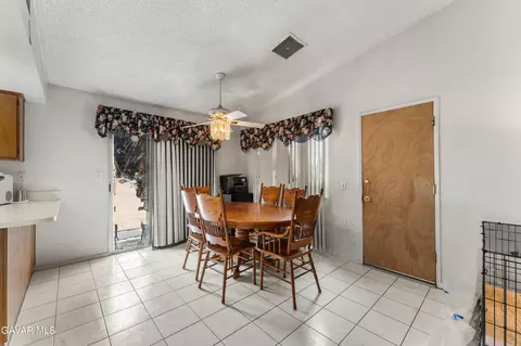 Dining - 40105 Ronar St, Lake Los Angeles, CA 93591 photo 2 of 3
