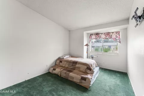 Bedroom - 40105 Ronar St, Lake Los Angeles, CA 93591 photo 2 of 5