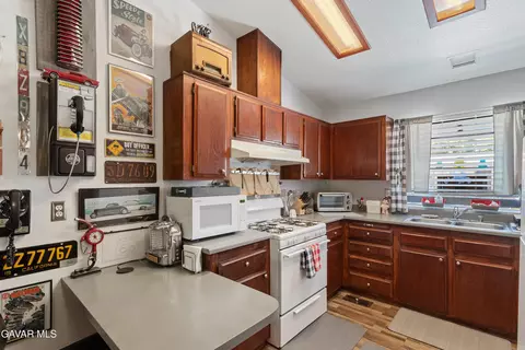 Kitchen - 14324 Lear St, Mojave, CA 93501 photo 1 of 3