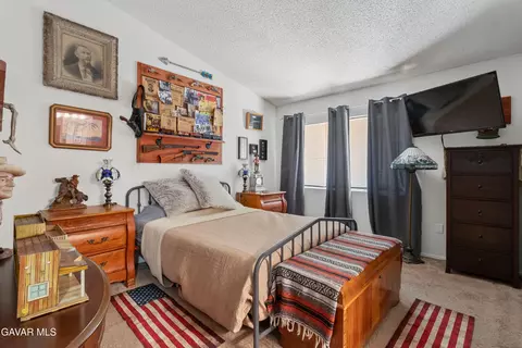 Bedroom - 14324 Lear St, Mojave, CA 93501 photo 2 of 2