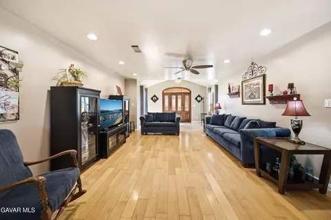 28241 Lancaster Rd, Lancaster, CA 93536 photo 6