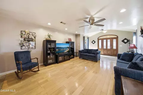 28241 Lancaster Rd, Lancaster, CA 93536 photo 5