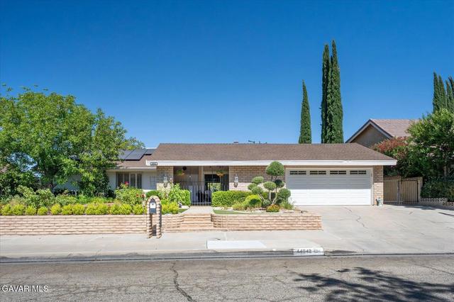 44042 W 27th St, Lancaster, CA 93536