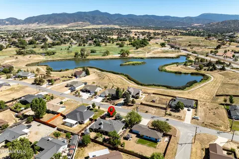 20317 Weston Ave, Tehachapi, CA 93561 photo 3