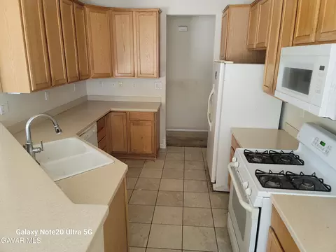 11819 Maywood St, Adelanto, CA 92301 photo 11