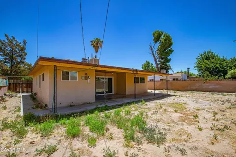 Exterior - 44841 5th St, Lancaster, CA 93535 photo 6 of 7