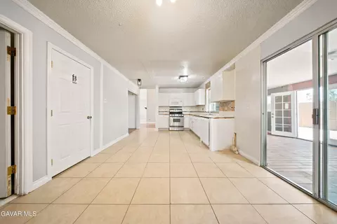 4849 Katrina Pl, Palmdale, CA 93552 photo 7