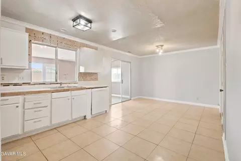 4849 Katrina Pl, Palmdale, CA 93552 photo 8