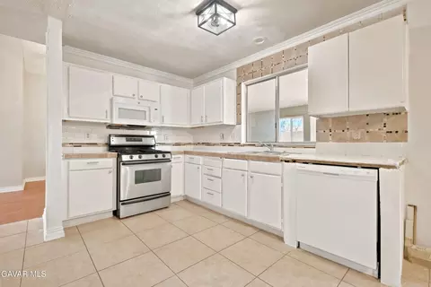 4849 Katrina Pl, Palmdale, CA 93552 photo 9