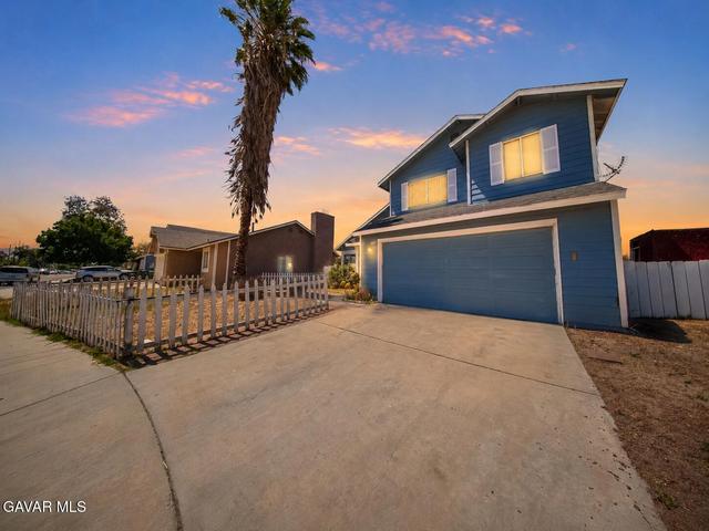 4849 Katrina Pl, Palmdale, CA 93552