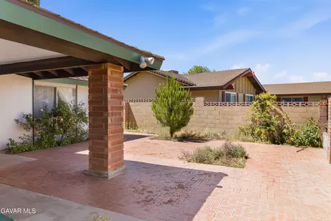 43944 Halcom Ave, Lancaster, CA 93536 photo 3