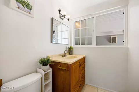 Bath - 6579 Hillside Ave, Riverside, CA 92501 photo 2 of 3