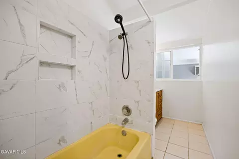 Bath - 6579 Hillside Ave, Riverside, CA 92501 photo 3 of 3