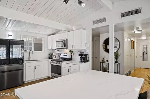 Kitchen - 6579 Hillside Ave, Riverside, CA 92501 photo 5 of 5