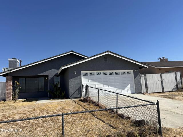 10611 N Garibaldi Dr, California City, CA 93505