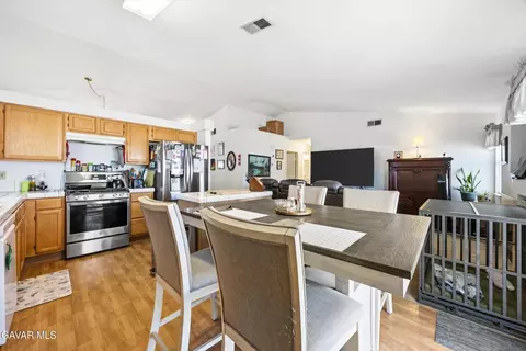 Dining - 44245 63rd St, Lancaster, CA 93536 photo 6 of 7