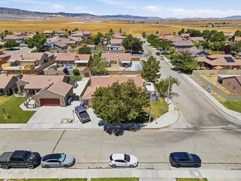 View/Area - 44245 63rd St, Lancaster, CA 93536 photo 4 of 6