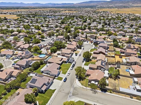 View/Area - 44245 63rd St, Lancaster, CA 93536 photo 2 of 6