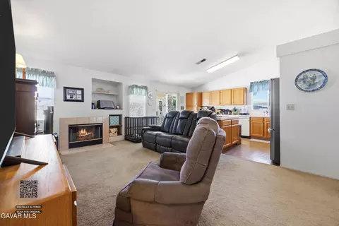 Living - 44245 63rd St, Lancaster, CA 93536 photo 1 of 3