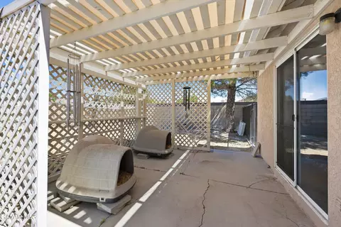 Exterior - 44245 63rd St, Lancaster, CA 93536 photo 6 of 11