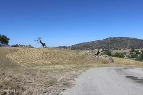 Assault Drive, Tehachapi, CA 93561 photo 11
