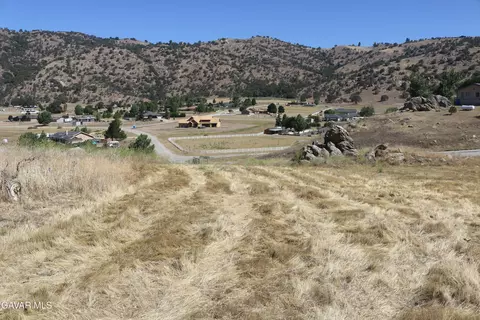 Assault Drive, Tehachapi, CA 93561 photo 7