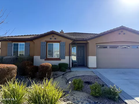 39446 11th St, Palmdale, CA 93551