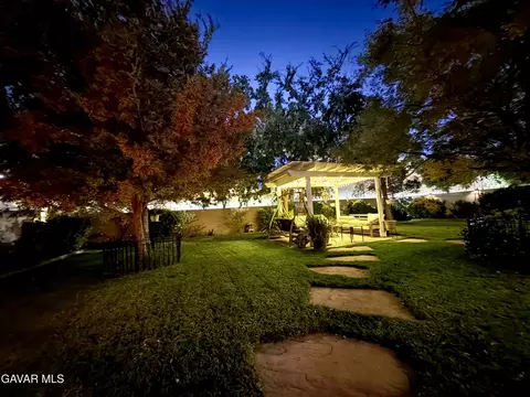 39446 11th St, Palmdale, CA 93551