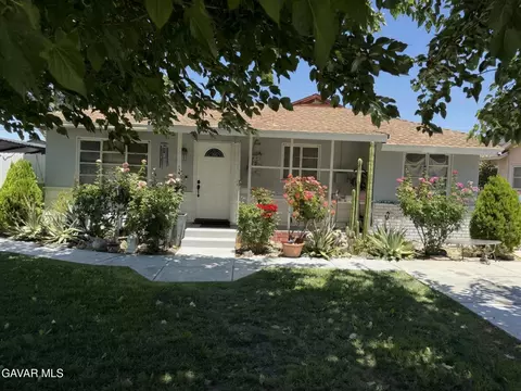 1235 W Ivesbrook St, Lancaster, CA 93534