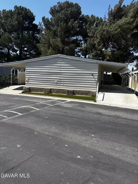 48303 20th St #SPC 130, Lancaster, CA 93534