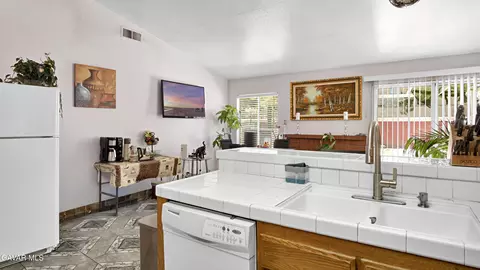 2608 Overland Ave, Lancaster, CA 93536 photo 23