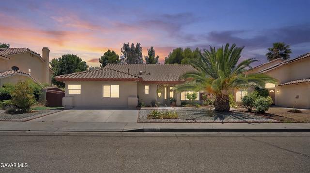2608 Overland Ave, Lancaster, CA 93536