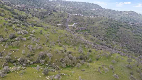 Drake Court, Tehachapi, CA 93561 photo 3