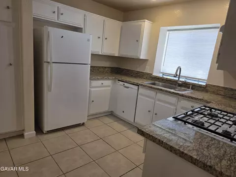 Kitchen - 1902 Simsburry St, Palmdale, CA 93550 photo 2 of 2
