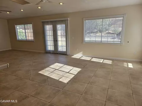 Living - 1902 Simsburry St, Palmdale, CA 93550 photo 6 of 7