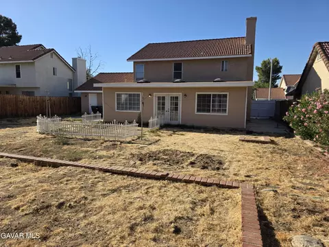 Exterior - 1902 Simsburry St, Palmdale, CA 93550 photo 5 of 6