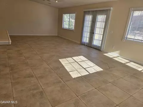 Living - 1902 Simsburry St, Palmdale, CA 93550 photo 5 of 7