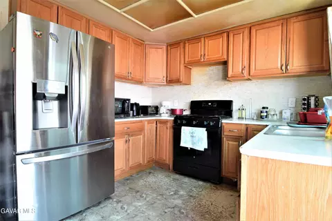 Kitchen - 2905 E Avenue R11, Palmdale, CA 93550 photo 2 of 2