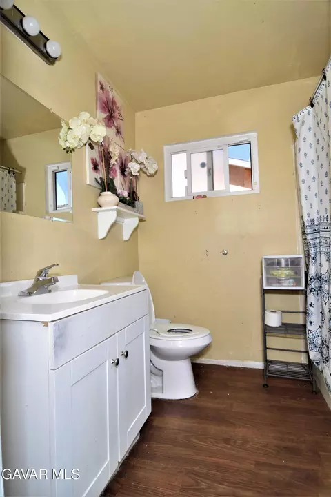 Bath - 2905 E Avenue R11, Palmdale, CA 93550 photo 1 of 3