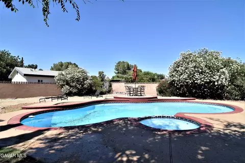 2905 E Avenue R11, Palmdale, CA 93550