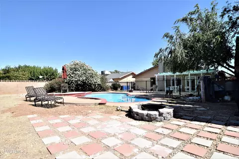 Exterior - 2905 E Avenue R11, Palmdale, CA 93550 photo 9 of 10